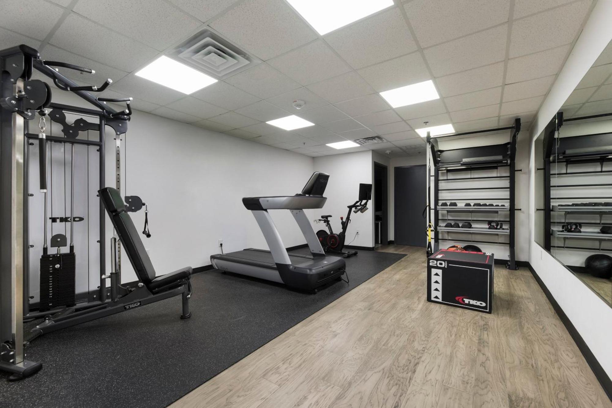 Snazzy Loft Style 2Br I Gym I Parking I Workspace Даллас Экстерьер фото
