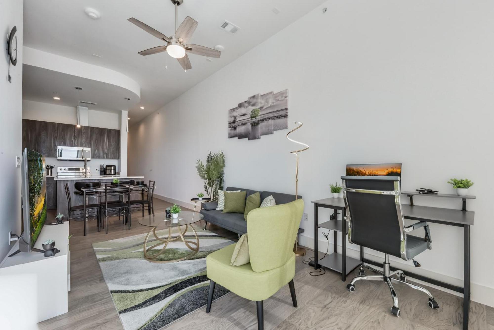 Snazzy Loft Style 2Br I Gym I Parking I Workspace Даллас Экстерьер фото